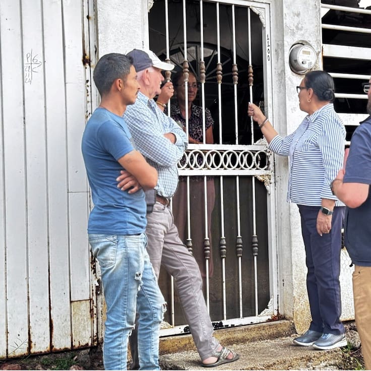 Rosa Icela Rodríguez atiende a comunidades y productores de Michoacán