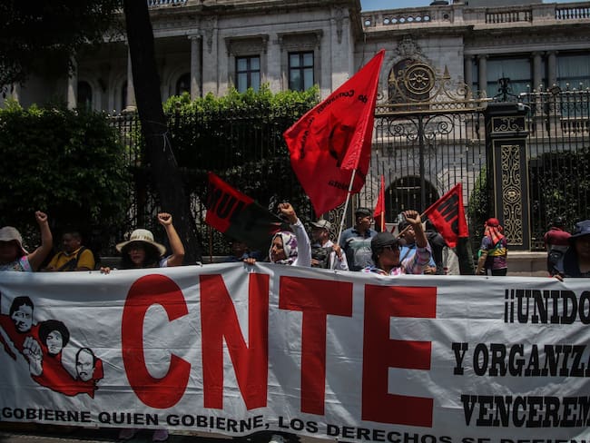 Maestros de la CNTE dan receso al paro