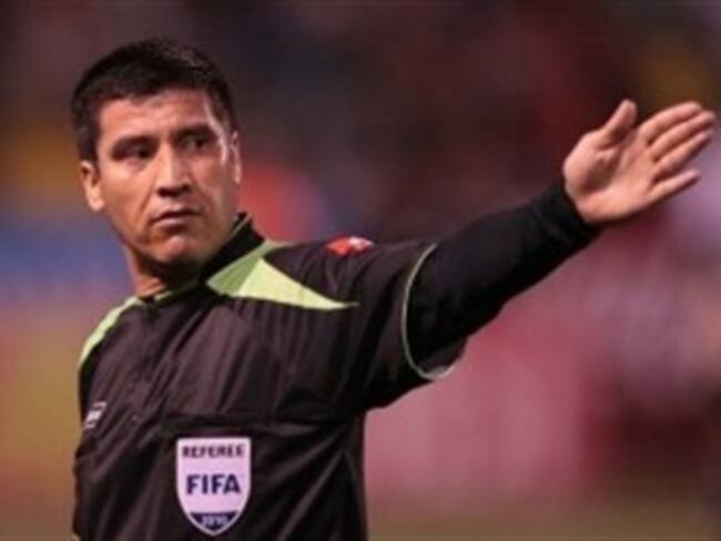Acepta árbitro que no pudo dormir luego de anular dos goles