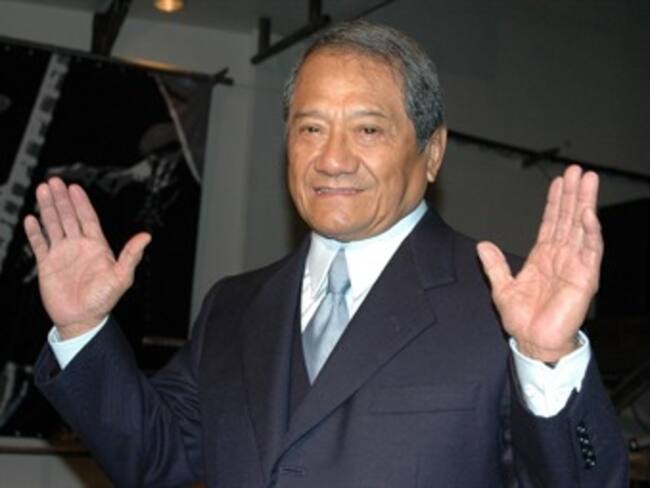 Recibe Manzanero homenaje por defender el derecho de autor