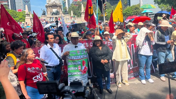 CNTE inicia huelga nacional con marcha al Zócalo de la Ciudad de México