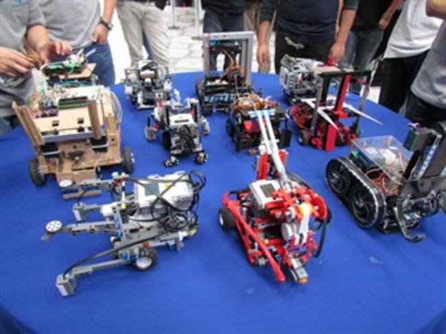 Ganan segundo lugar del concurso 'Aire y espacio' de la Nasa tres niños mexicanos. Marisa Rivera