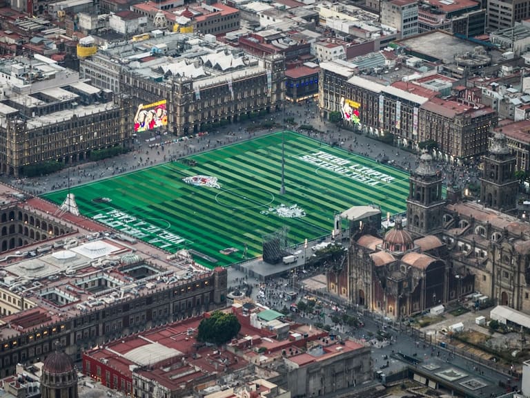 La clase masiva futbol se realizará este domingo 15 de marzo en el Zócalo de la Ciudad de México buscará superar el récord de mil 38 participantes.