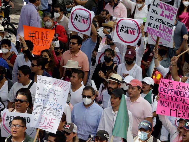 800 mil ciudadanos marcharon por la democracia: Claudio X. González