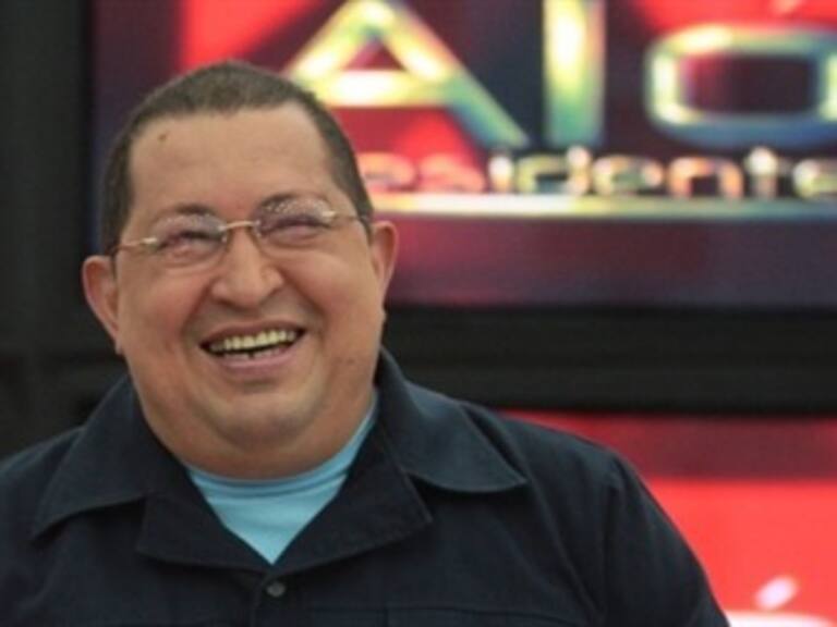 Viajará Chávez mañana a Cuba para “dura” radioterapia