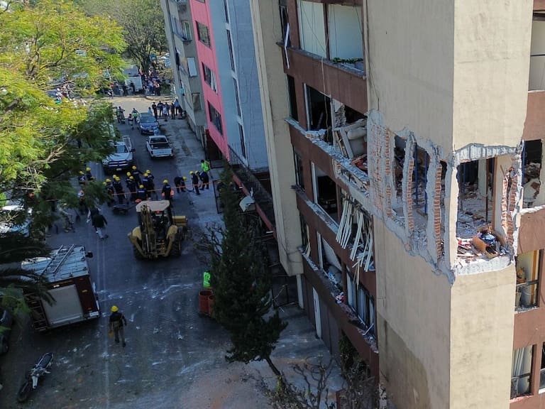 Explosión en un departamento en Paseos de Taxqueña