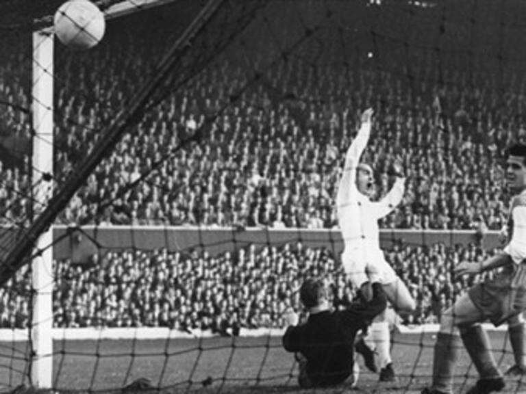 Permite FIFA homenaje a Di Stéfano en el Mundial