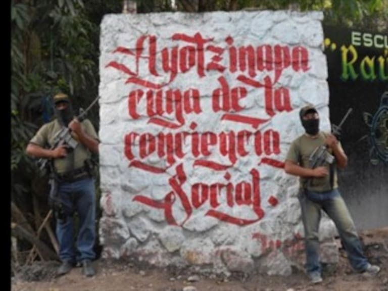 No perderán el ciclo escolar los estudiantes de Ayotzinapa