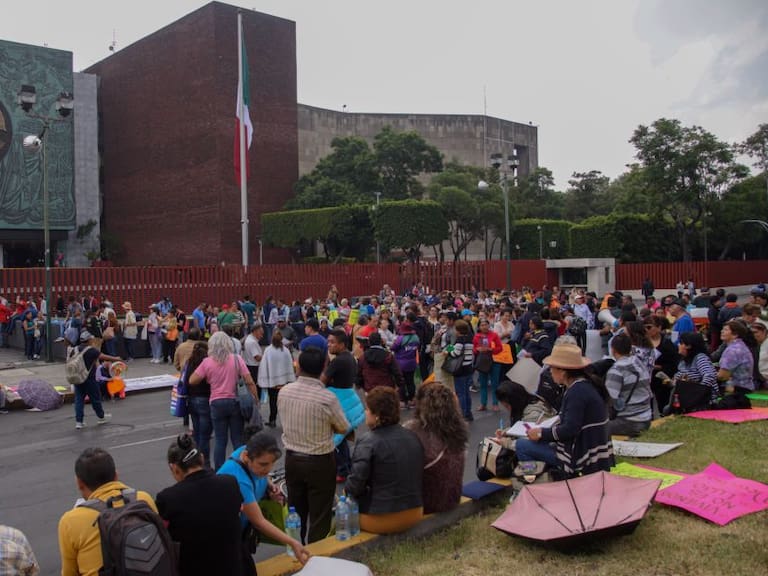 Ante bloqueos de la CNTE, cancelan sesión en San Lázaro