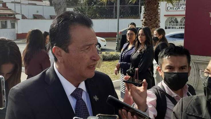 Más de cien funcionarios renuncian por cobrar doble en Hidalgo