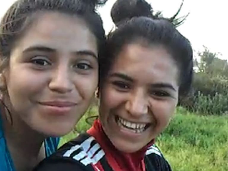 [Video] Dos hermanas mueren al intentar tomarse selfie con tractor