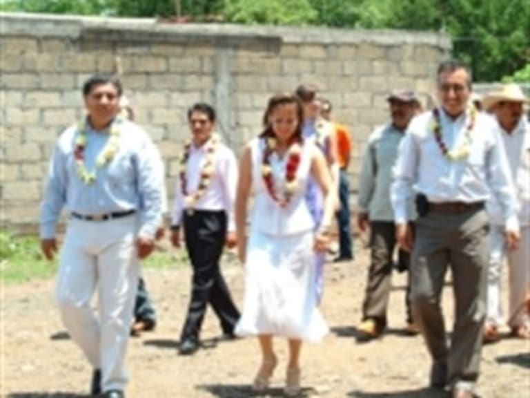 Reportan estable a alcaldesa agredida en Michoacán