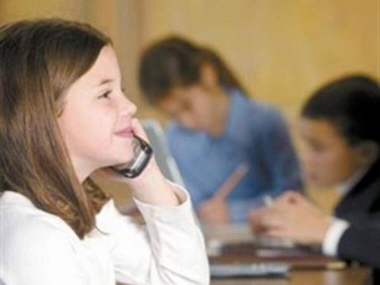 Niños en Gran Bretaña no viven sin el celular