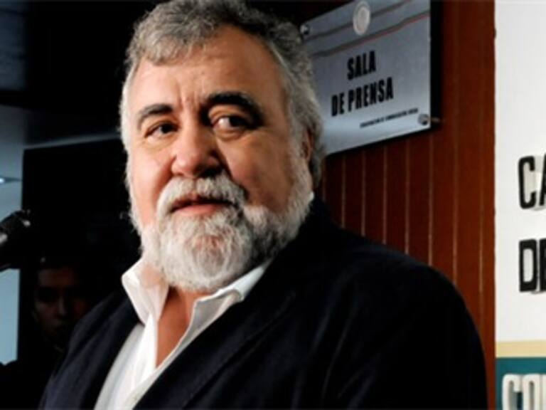 Presenta Alejandro Encinas libro sobre comicios de Edomex en 2011