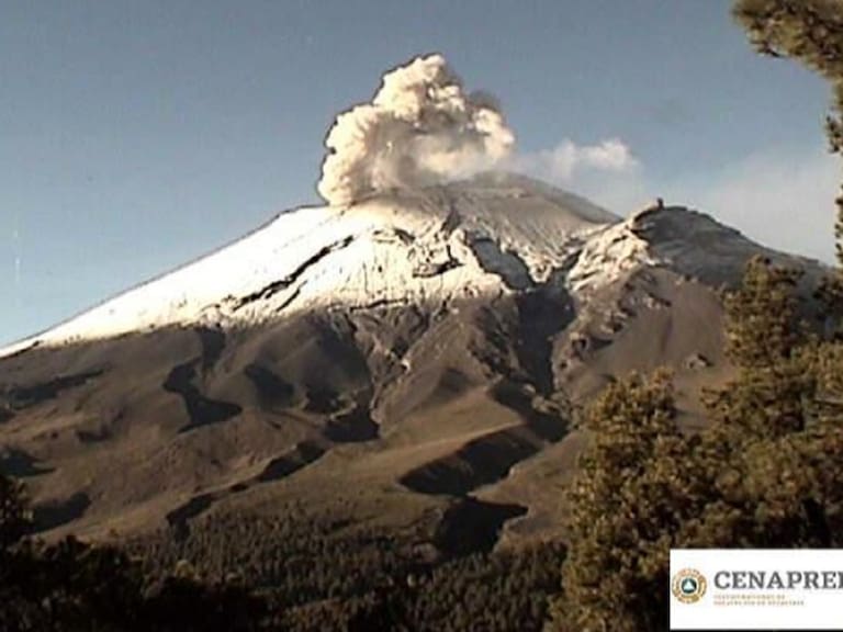 Registra Popocatépetl 290 exhalaciones en las últimas 24 horas