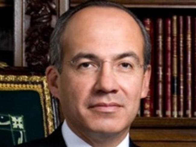 Propone Calderón reforma para entregar a ejidatarios propiedad de tierras