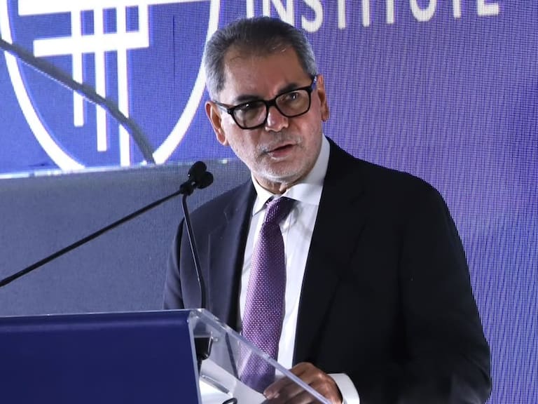 Édgar Amador Zamora, secretario de Hacienda