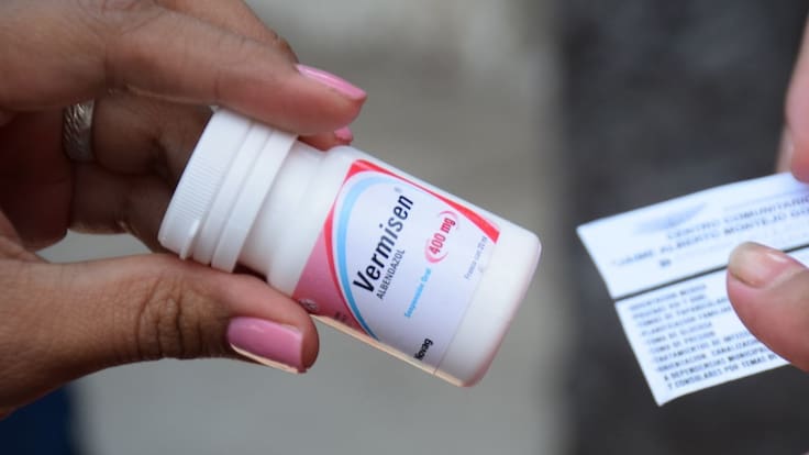 Farmacéuticas piden a presidenciables frenar “medicamentos chatarra”