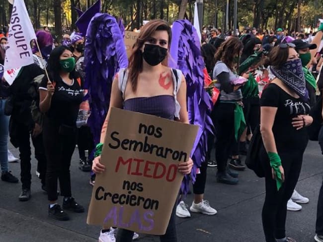 Llega marcha contra violencia de género al Zócalo de la CDMX