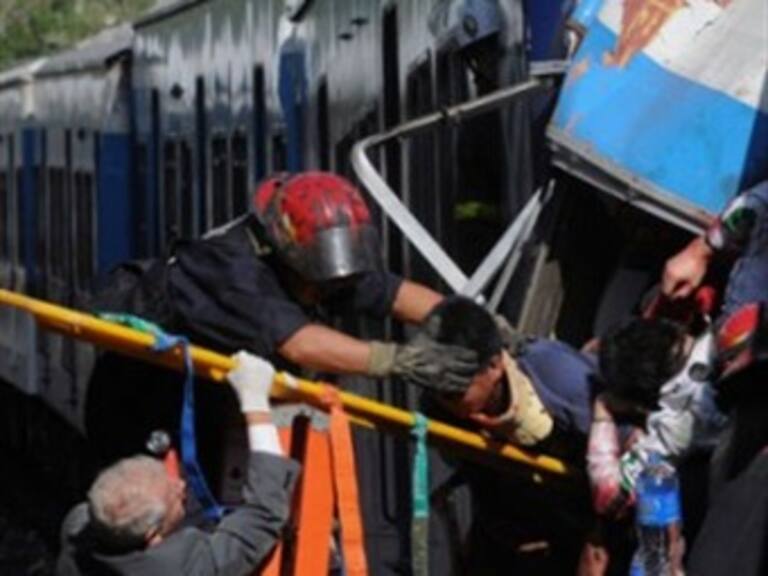 Angustiosa búsqueda de pasajeros de tren estrellado en Argentina