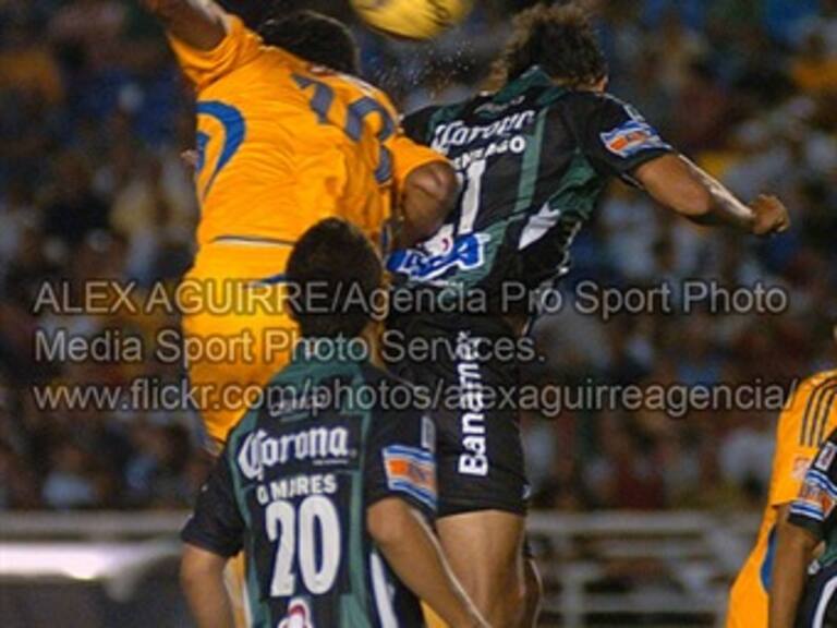 Por fin gana Tigres en casa y está enrachado, 2-1 a Querétaro