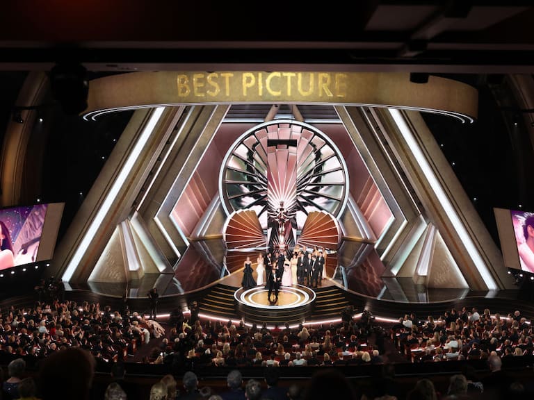 'Anora' gana como "mejor película" en la edición 97 de los premios Oscar 2025.