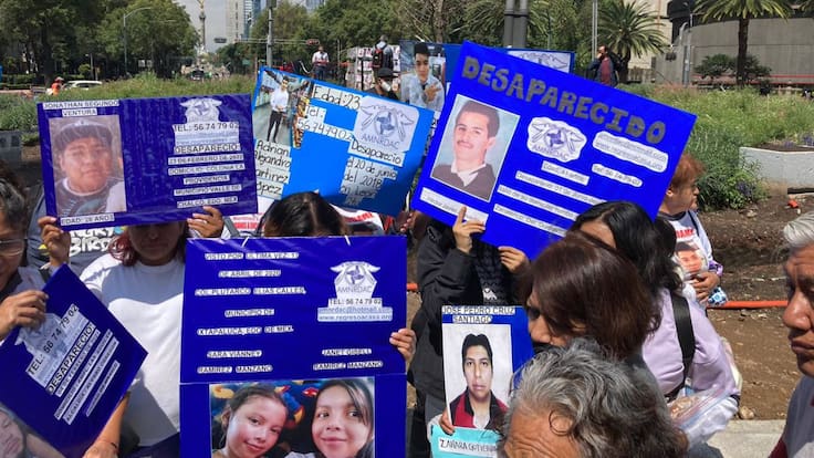 ¡Caos en Reforma! Protestan familiares de desaparecidos