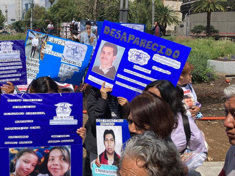 ¡Caos en Reforma! Protestan familiares de desaparecidos
