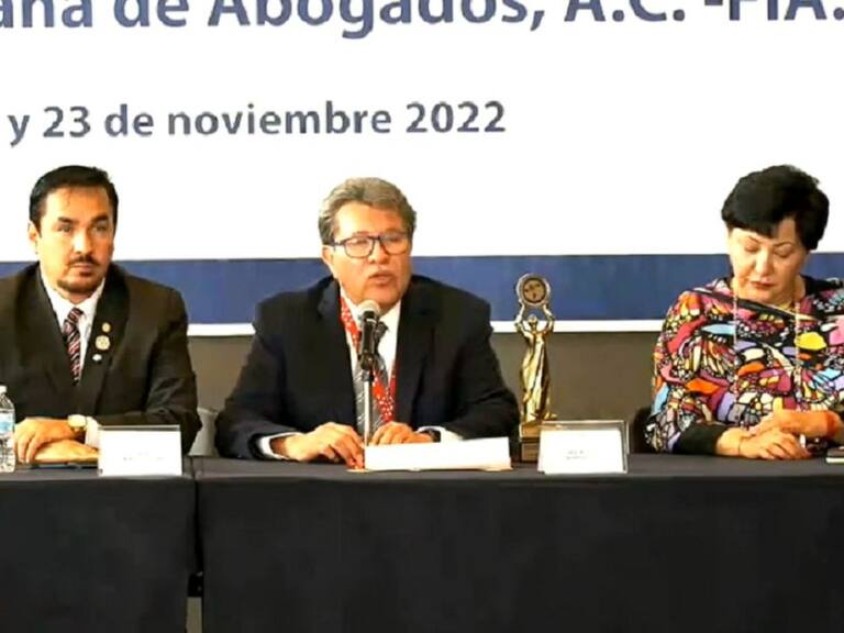 Los que violan la Constitución se encaminan al autoritarismo, dice Monreal