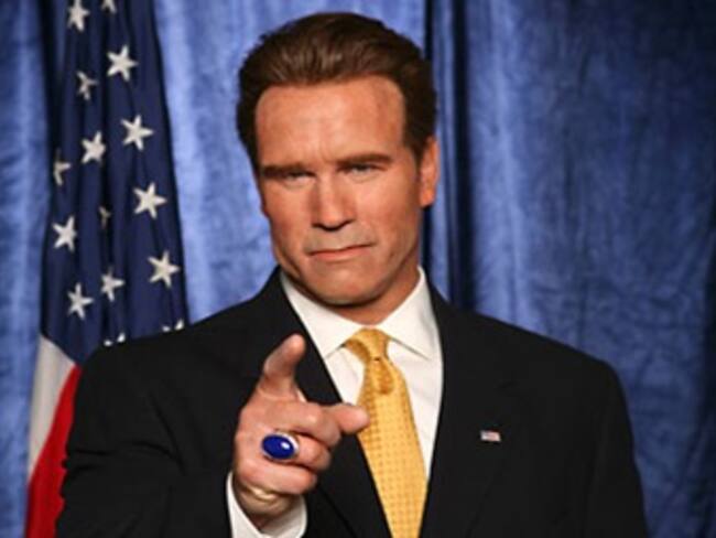 Declara Schwarzenegger emergencia fiscal por déficit