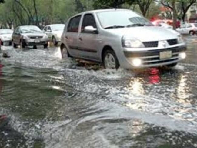 Por lluvia, 35 encharcamientos y caída de árboles en el DF