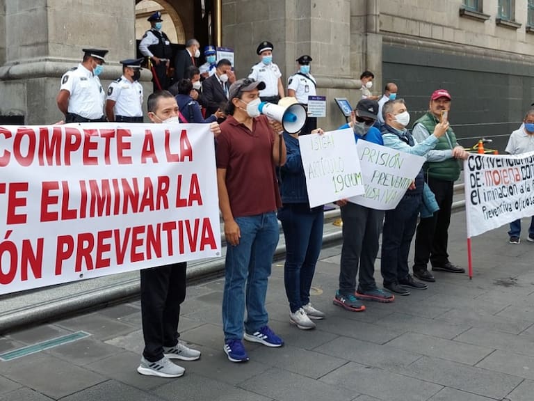 Militantes de Morena rechazan invalidación de prisión preventiva oficiosa