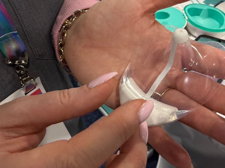 Coro: El primer monitor inteligente para lactancia materna