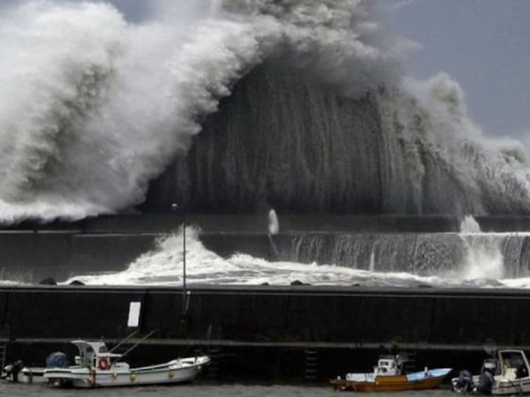 Tifón Jebi golpea a Japón