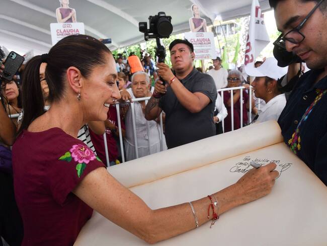 Promete Sheinbaum hacer de México potencia educativa