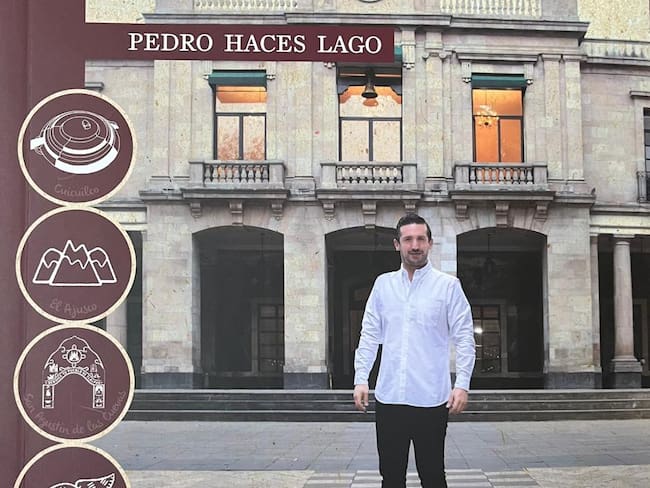 ¿Campaña disfrazada de libro? El diputado Pedro Haces Lago responde a las críticas