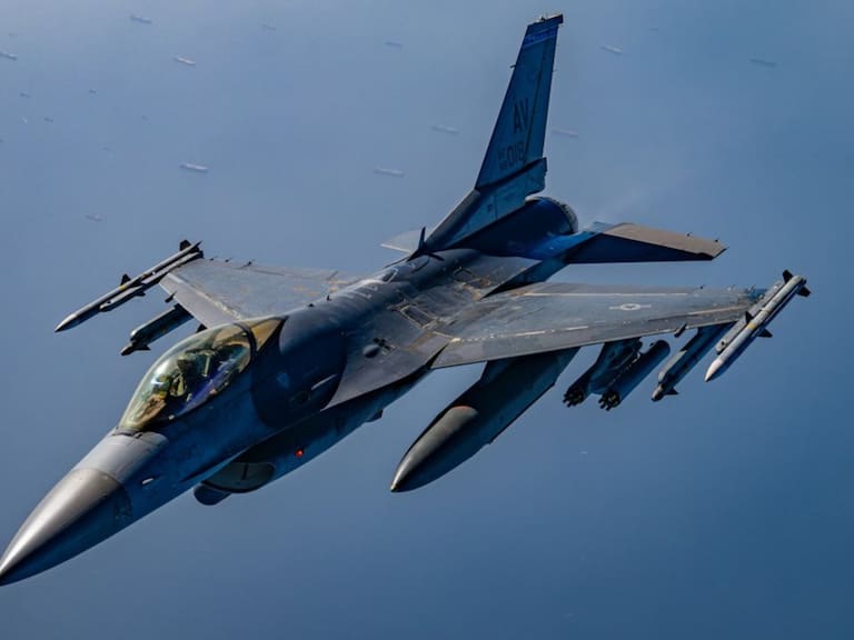 La ofensiva de Estados Unidos contra buques iraníes en el Golfo de Omán provocó nuevas amenazas diplomáticas. CENTCOM