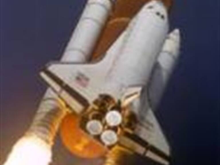 Explota cohete espacial que pondría en órbita satélite indio