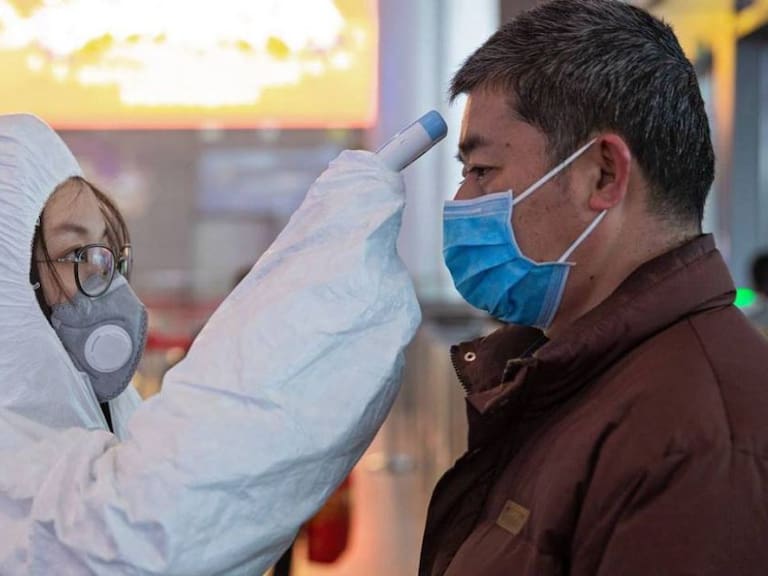 Se reportan 811 muertos por coronavirus en China