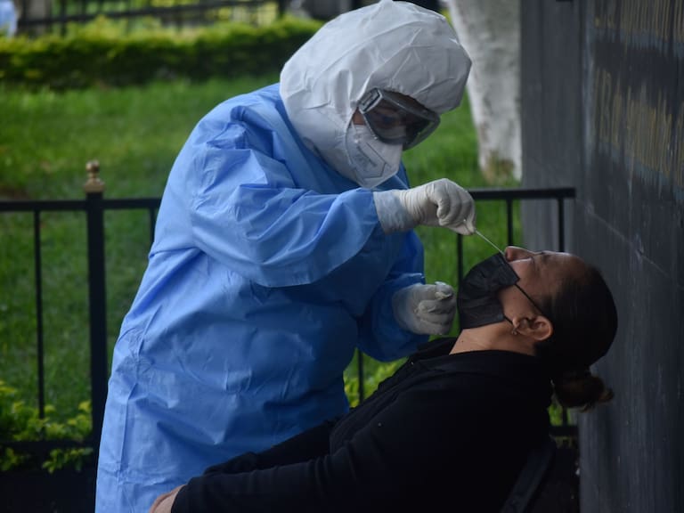 La OMS alerta aumento en casos de COVID-19