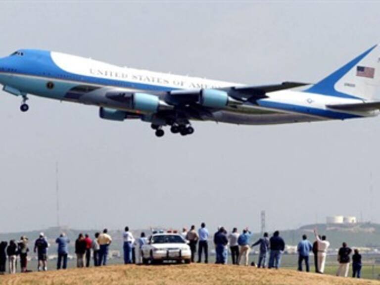 Avión privado interceptado en Los Angeles cuando Obama despegaba