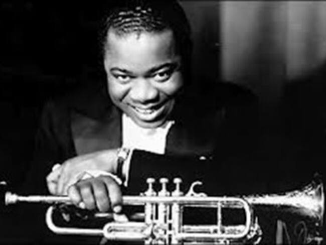 Llega a México por primera vez en su vida. Louis Armstrong, rey del jazz