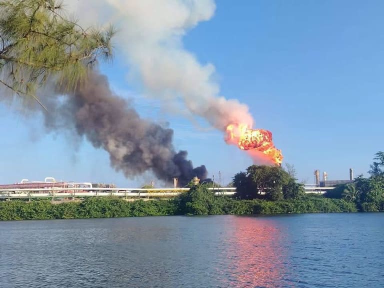 Nuevo incidente en la Refinería Olmeca de Dos Bocas en Paraíso, Tabasco.
