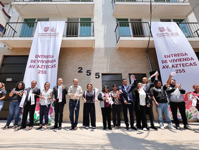 Clara Brugada entrega 41 viviendas sociales en la colonia Ajusco, alcaldía Coyoacán