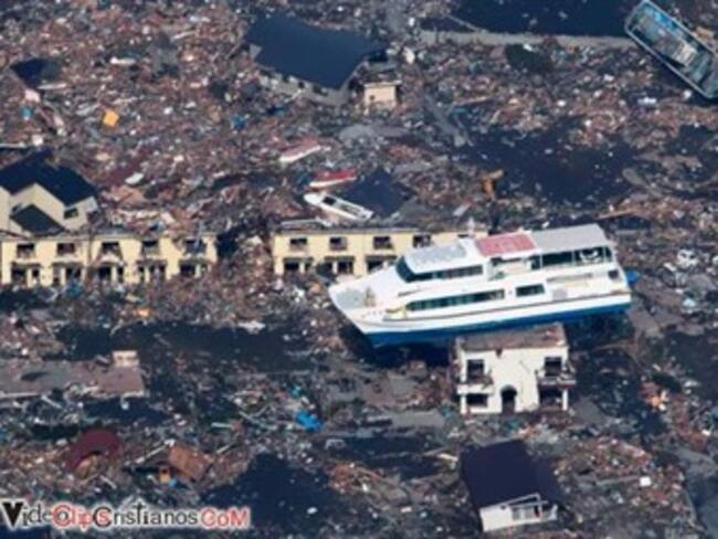 Asciende el número de víctimas a más de 15 mil en Japón