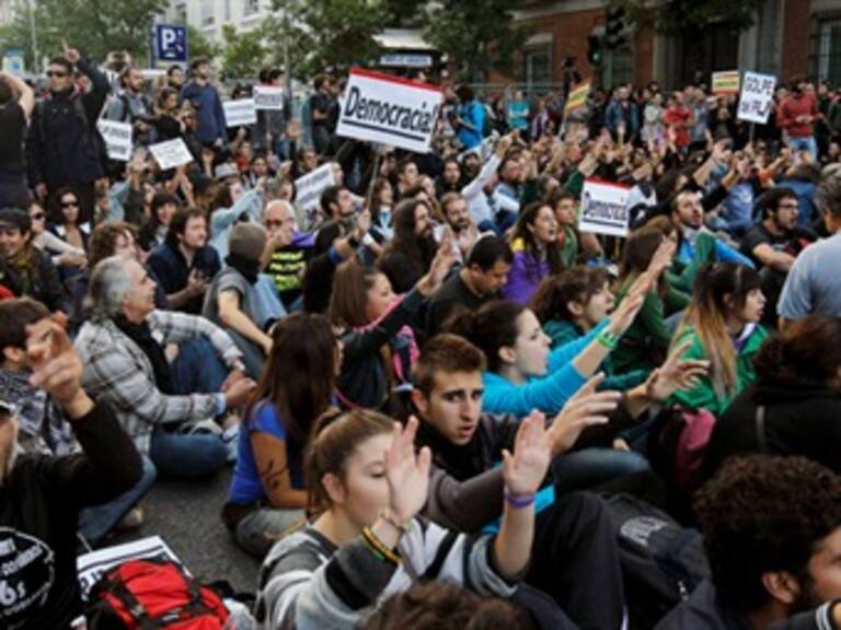 Protestan miles contra Congreso de España por Presupuestos de 2013