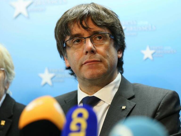 Juez deja en libertad a Puigdemont y los cuatro exconsellers