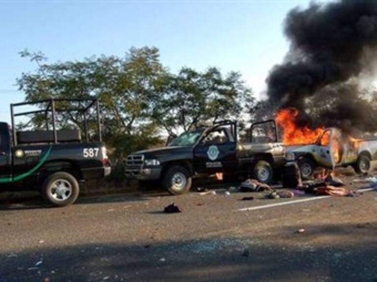 Reportan bloqueos en Michoacán