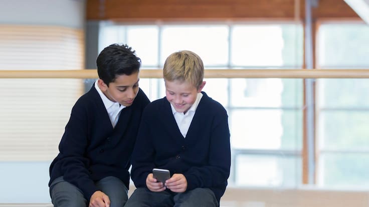 Proponen diputados regular uso de dispositivos en educación básica y media superior