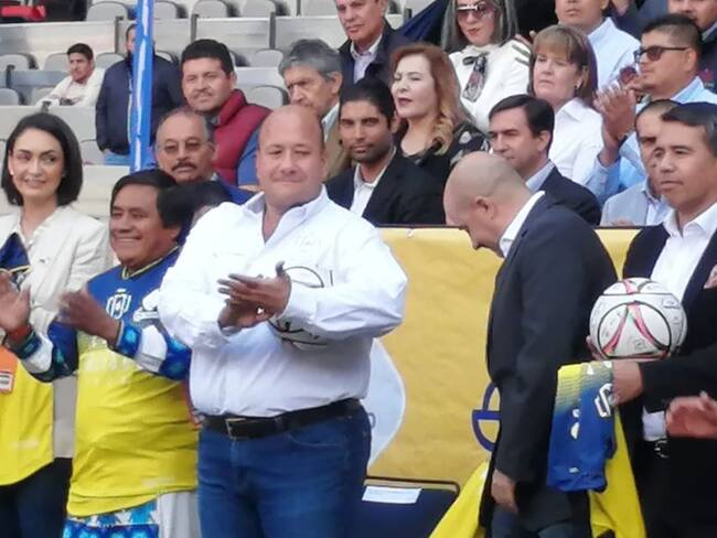 Alfaro refrenda su apoyo a la comunidad de la Luz del Mundo